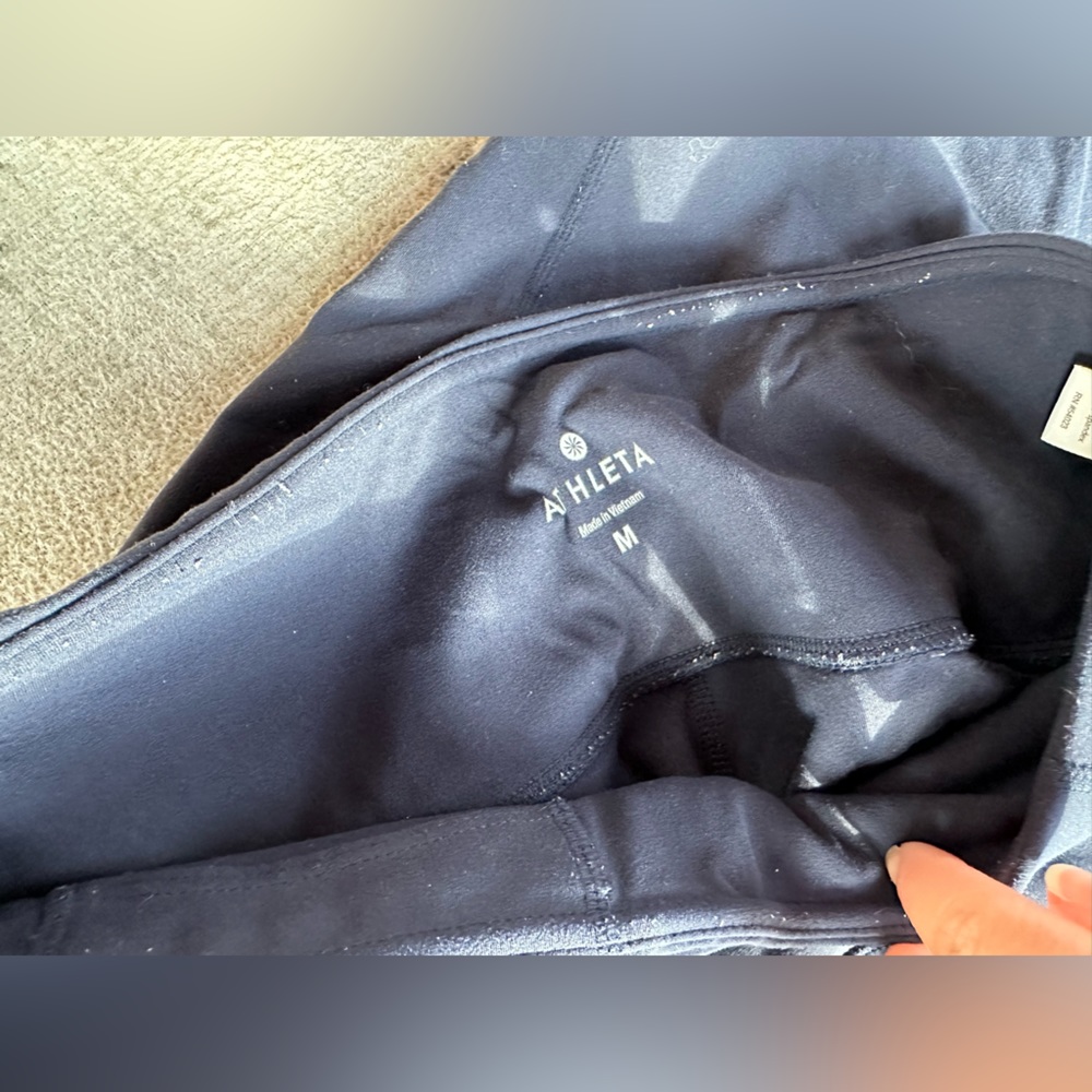 Athleta Navy Blue Salutation Capris Medium - image 3